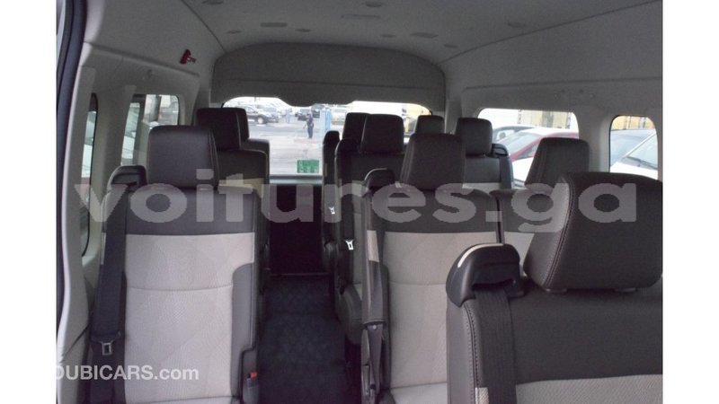 Big with watermark toyota hiace estuaire import dubai 5285