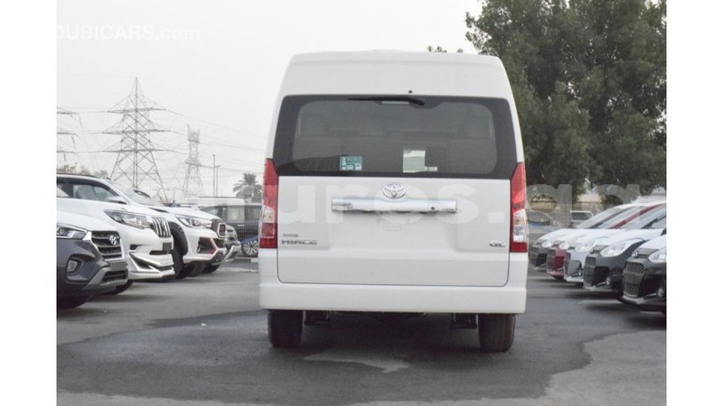 Big with watermark toyota hiace estuaire import dubai 5285