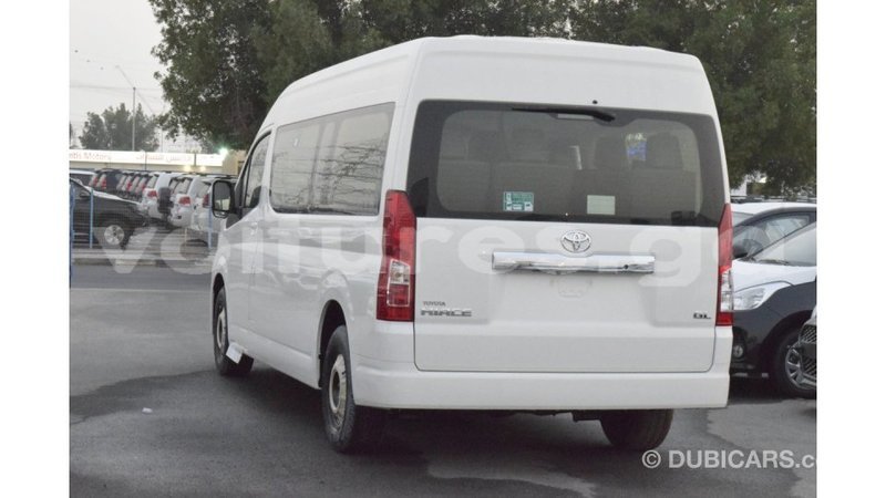 Big with watermark toyota hiace estuaire import dubai 5285