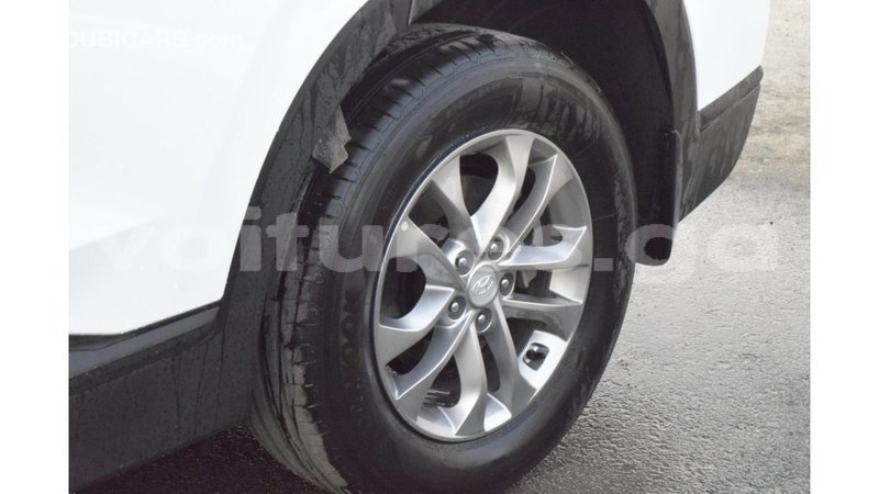 Big with watermark hyundai santa fe estuaire import dubai 5286