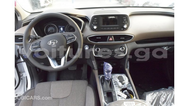 Big with watermark hyundai santa fe estuaire import dubai 5286