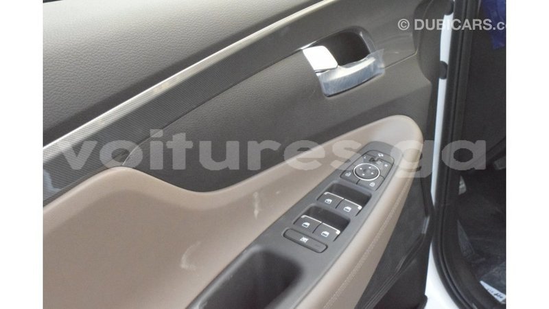 Big with watermark hyundai santa fe estuaire import dubai 5286