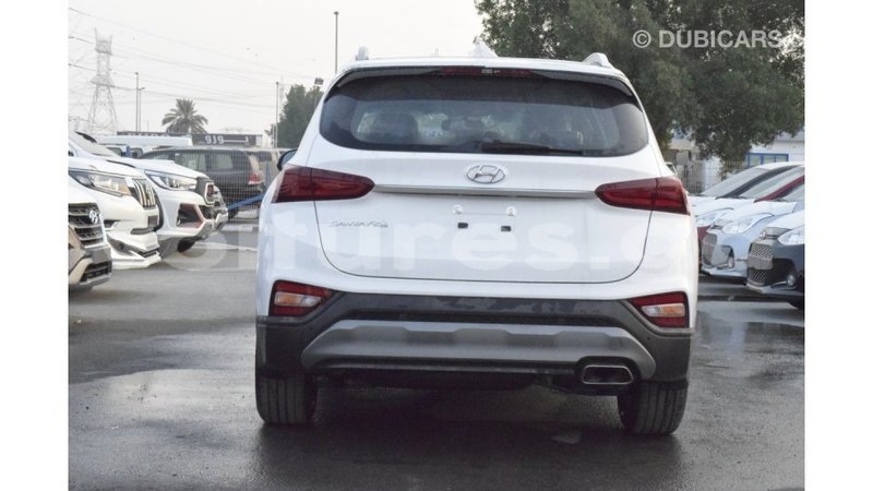 Big with watermark hyundai santa fe estuaire import dubai 5286