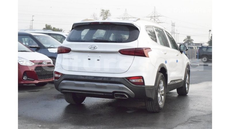 Big with watermark hyundai santa fe estuaire import dubai 5286