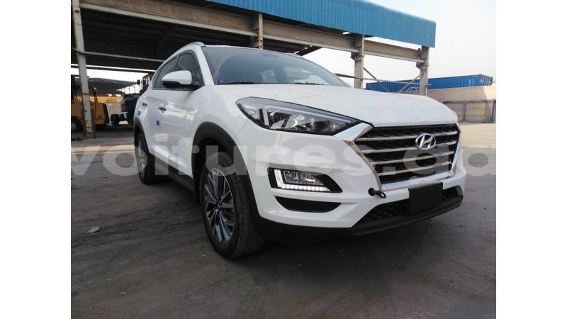 Big with watermark hyundai tucson estuaire import dubai 5288