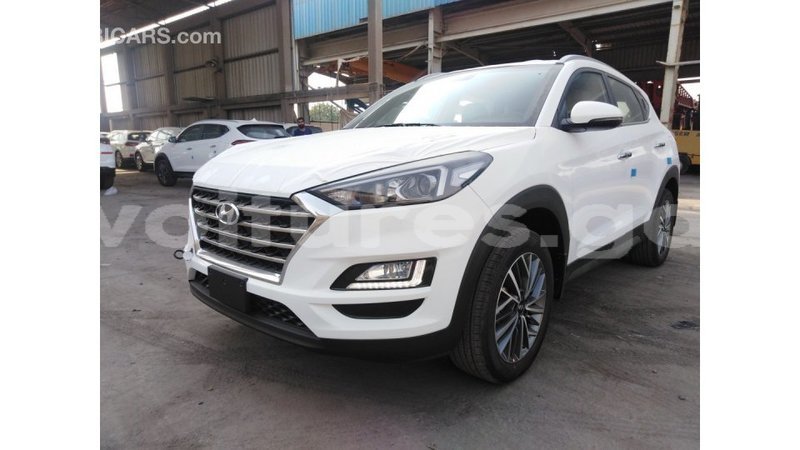 Big with watermark hyundai tucson estuaire import dubai 5288