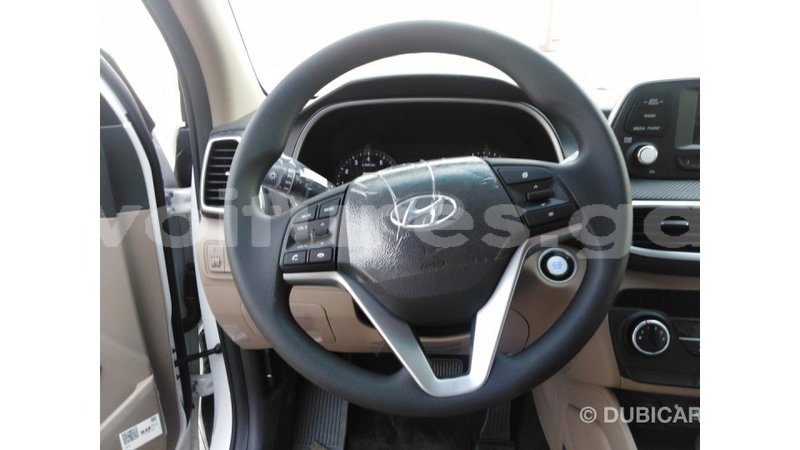 Big with watermark hyundai tucson estuaire import dubai 5288