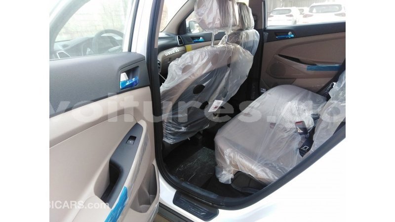 Big with watermark hyundai tucson estuaire import dubai 5288