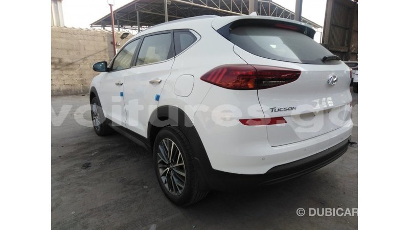 Big with watermark hyundai tucson estuaire import dubai 5288