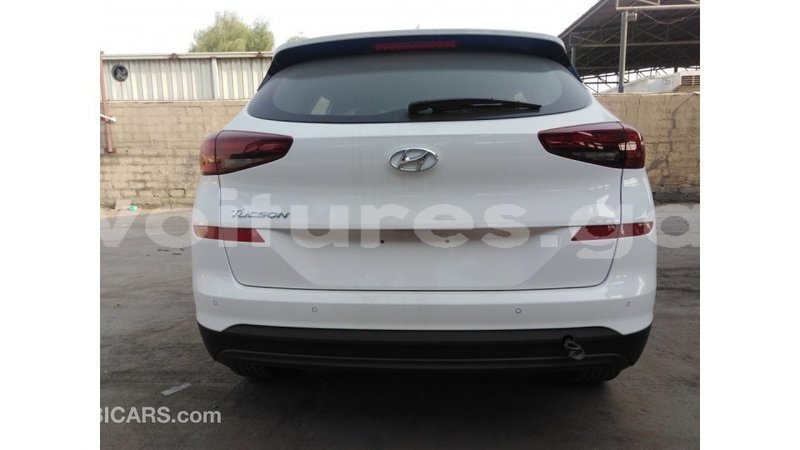 Big with watermark hyundai tucson estuaire import dubai 5288