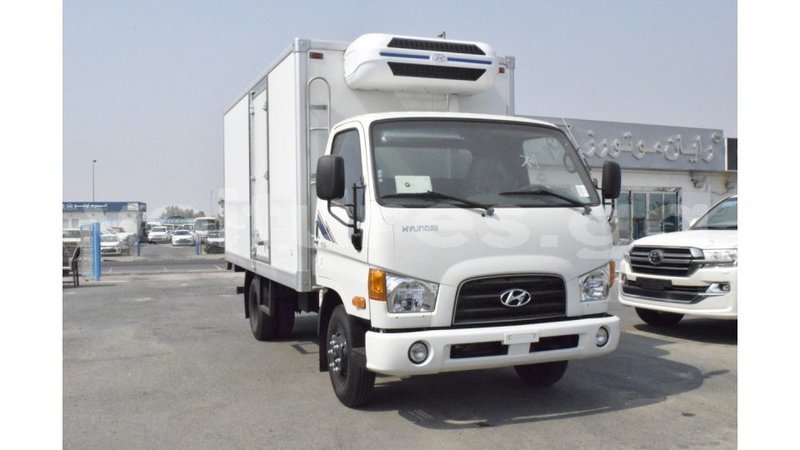 Big with watermark hyundai chorus estuaire import dubai 5289