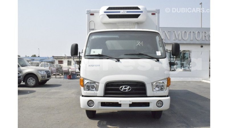 Big with watermark hyundai chorus estuaire import dubai 5289