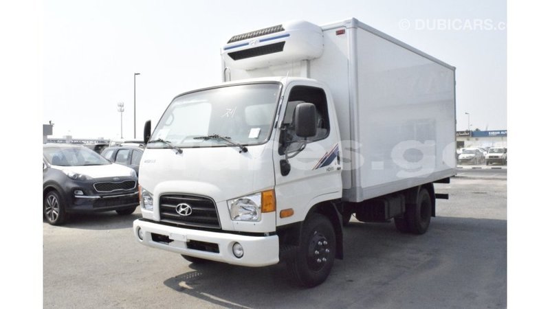 Big with watermark hyundai chorus estuaire import dubai 5289