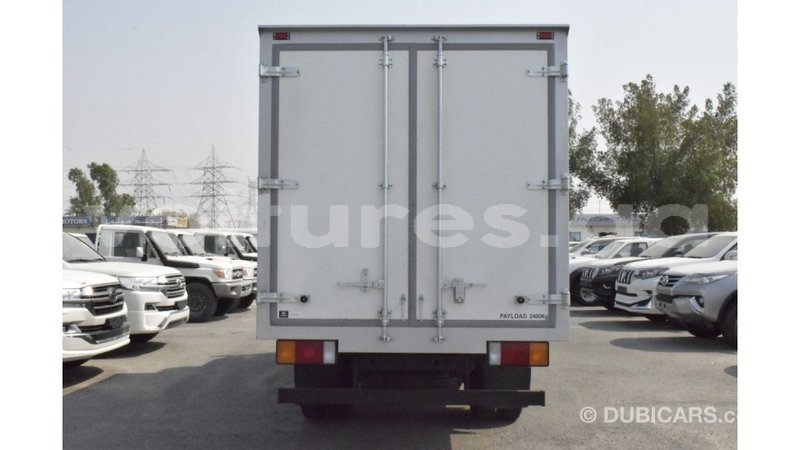 Big with watermark hyundai chorus estuaire import dubai 5289