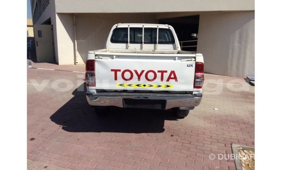 Acheter Import Voiture Toyota Hilux Blanc à Import - Dubai, Estuaire Acheter Import Voiture Toyota Hilux Blanc à Import - Dubai, Estuaire
