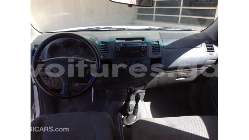 Big with watermark toyota hilux estuaire import dubai 5291