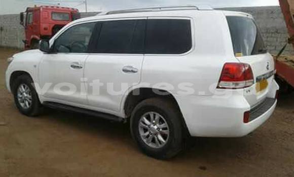 Acheter Occasion Voiture Toyota Land Cruiser Blanc à Libreville, Estuaire Acheter Occasion Voiture Toyota Land Cruiser Blanc à Libreville, Estuaire