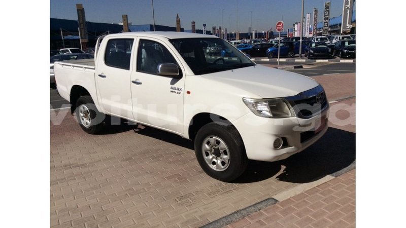 Big with watermark toyota hilux estuaire import dubai 5293