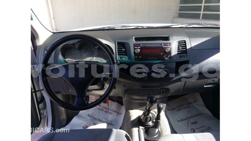 Big with watermark toyota hilux estuaire import dubai 5293