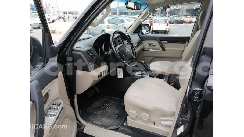 Big with watermark mitsubishi pajero estuaire import dubai 5294