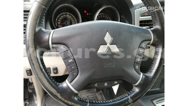 Big with watermark mitsubishi pajero estuaire import dubai 5294