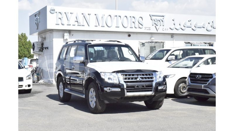 Big with watermark mitsubishi pajero estuaire import dubai 5296