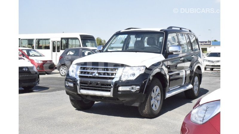 Big with watermark mitsubishi pajero estuaire import dubai 5296