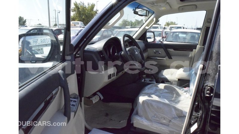 Big with watermark mitsubishi pajero estuaire import dubai 5296