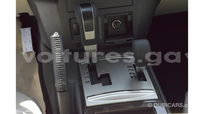 Big with watermark mitsubishi pajero estuaire import dubai 5296