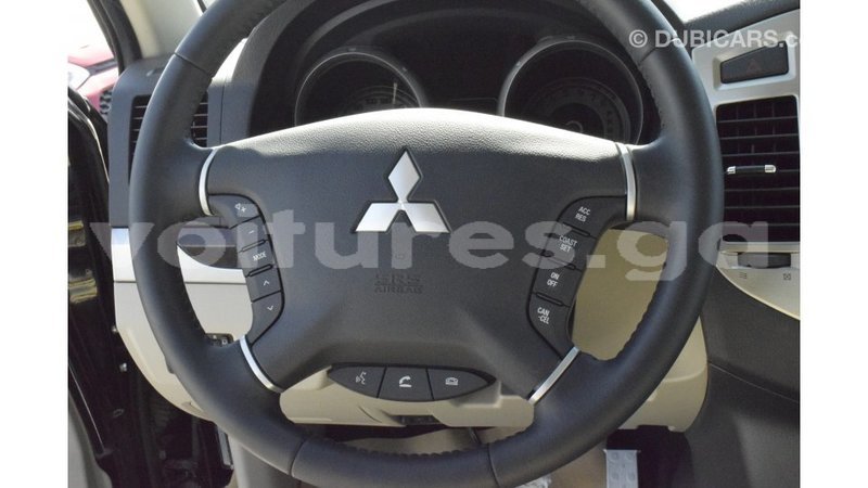 Big with watermark mitsubishi pajero estuaire import dubai 5296