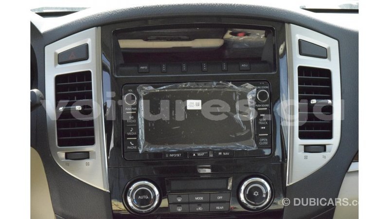 Big with watermark mitsubishi pajero estuaire import dubai 5296