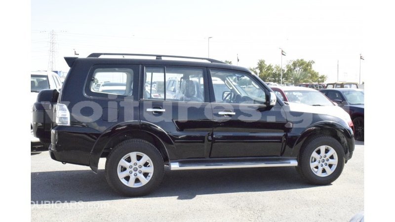 Big with watermark mitsubishi pajero estuaire import dubai 5296