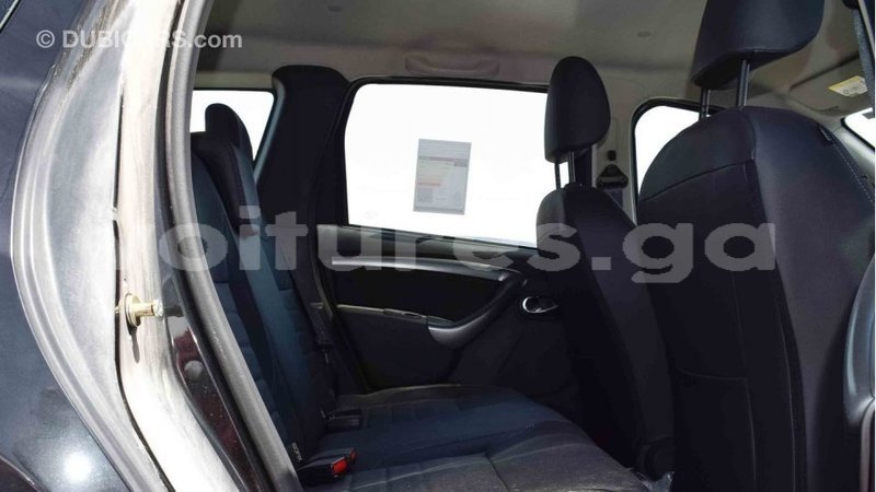 Big with watermark renault duster estuaire import dubai 5297