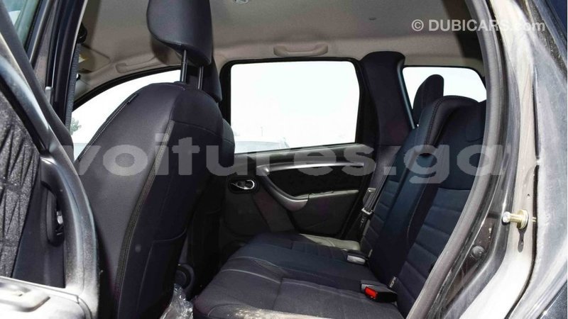 Big with watermark renault duster estuaire import dubai 5297