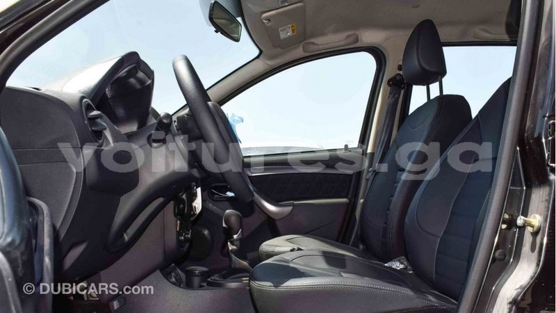 Big with watermark renault duster estuaire import dubai 5297