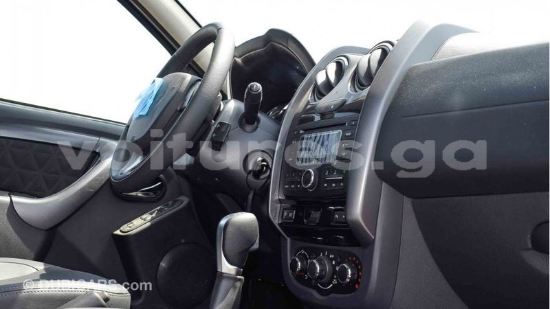 Big with watermark renault duster estuaire import dubai 5297