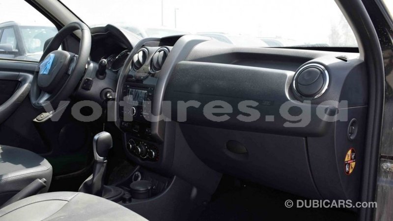 Big with watermark renault duster estuaire import dubai 5297