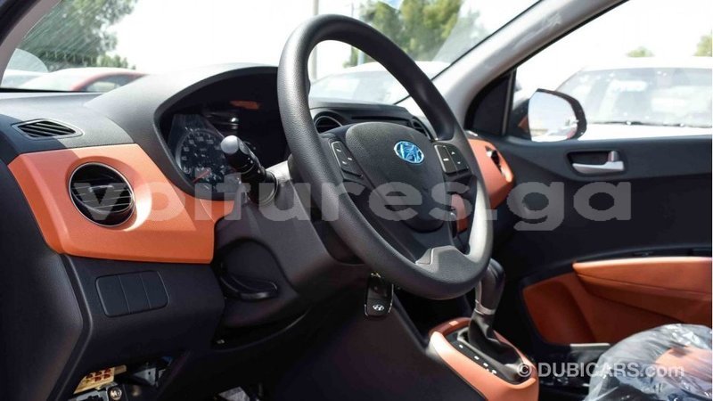 Big with watermark hyundai i10 estuaire import dubai 5298