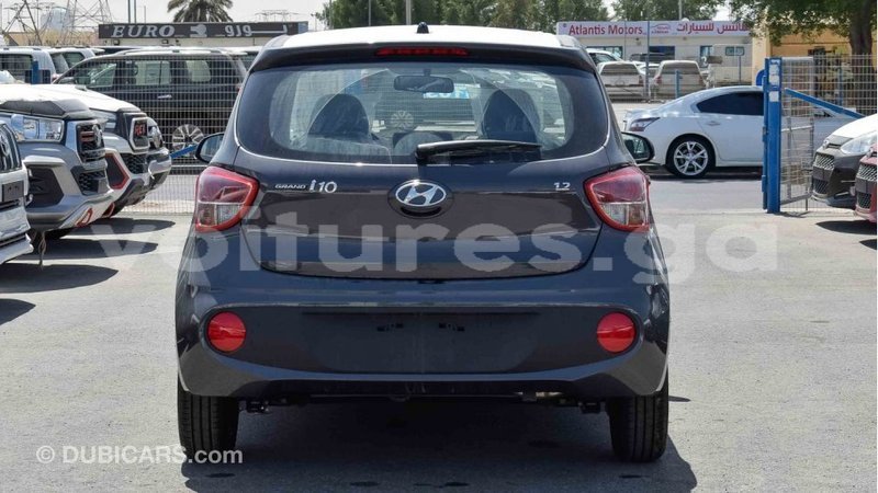 Big with watermark hyundai i10 estuaire import dubai 5298