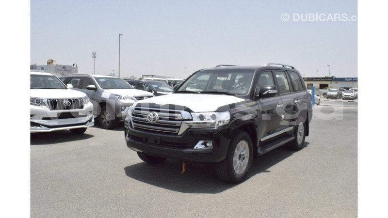 Big with watermark toyota land cruiser estuaire import dubai 5300