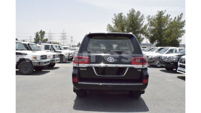 Big with watermark toyota land cruiser estuaire import dubai 5300