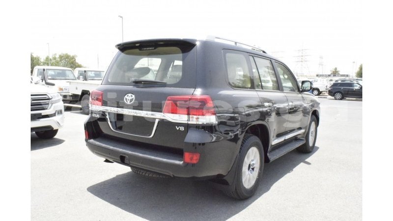 Big with watermark toyota land cruiser estuaire import dubai 5300