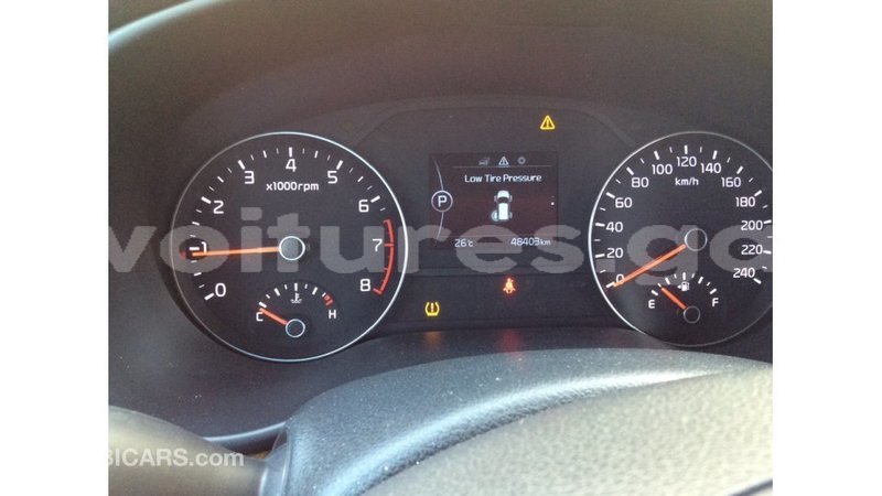 Big with watermark kia sportage estuaire import dubai 5301