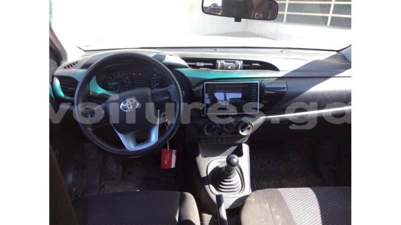 Big with watermark toyota hilux estuaire import dubai 5303