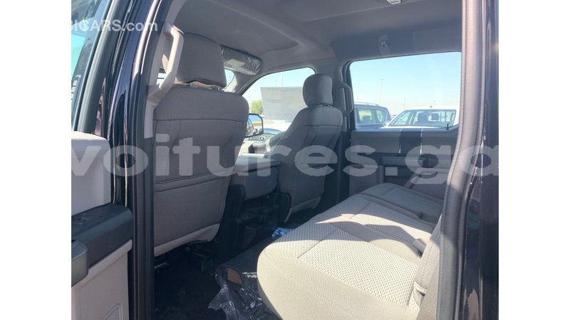 Big with watermark ford club wagon estuaire import dubai 5304