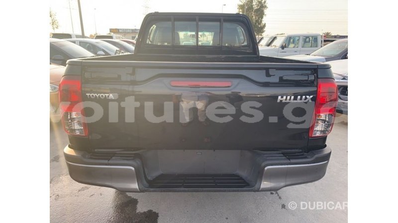 Big with watermark toyota hilux estuaire import dubai 5305