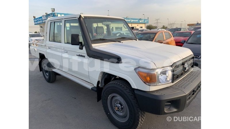 Big with watermark toyota land cruiser estuaire import dubai 5306