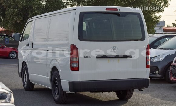 Acheter Import Voiture Toyota Hiace Blanc à Import - Dubai, Estuaire Acheter Import Voiture Toyota Hiace Blanc à Import - Dubai, Estuaire
