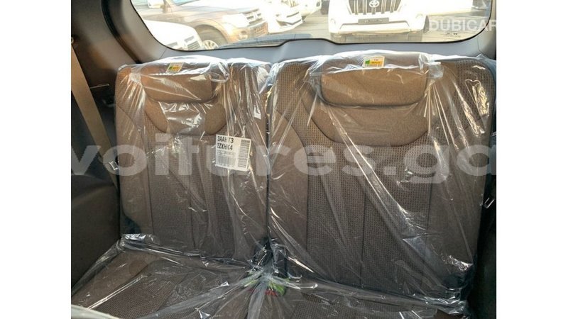 Big with watermark hyundai santa fe estuaire import dubai 5311