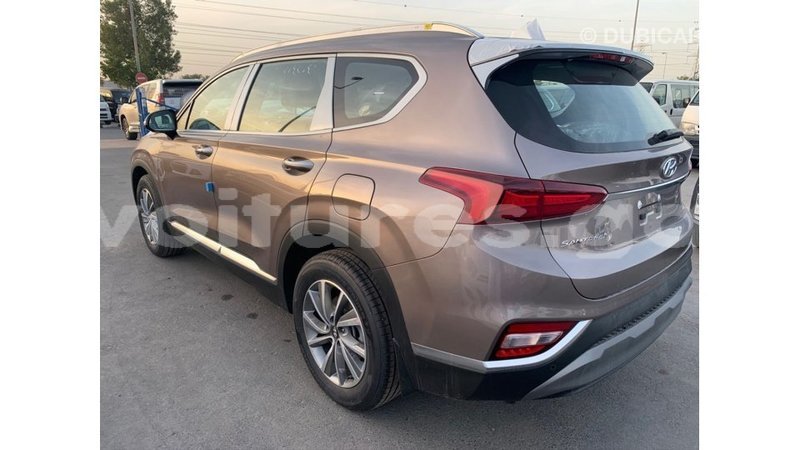 Big with watermark hyundai santa fe estuaire import dubai 5311